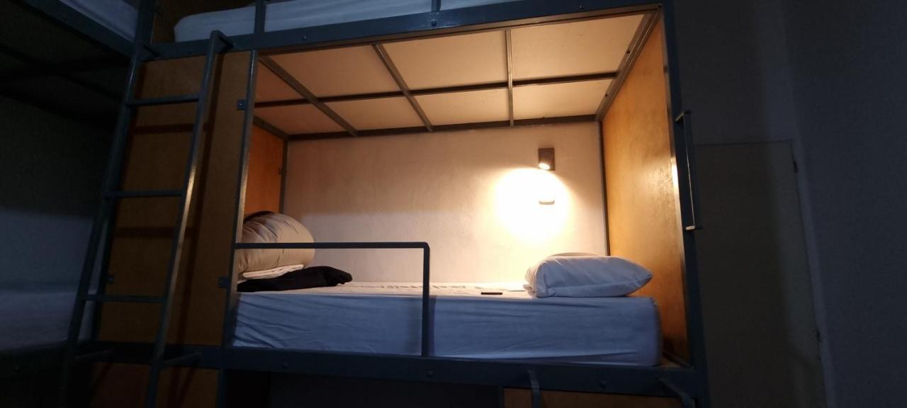 ميندوزا Katana Capsule Hostel المظهر الخارجي الصورة